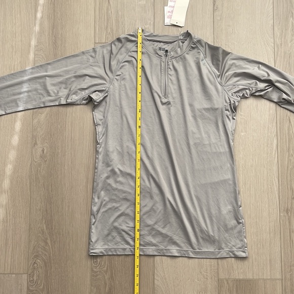 NEW Uniqlo Women Warm Dry Half Zip Long Sleeve Gray   Sz M. All Sales are Final - Picture 10 of 10